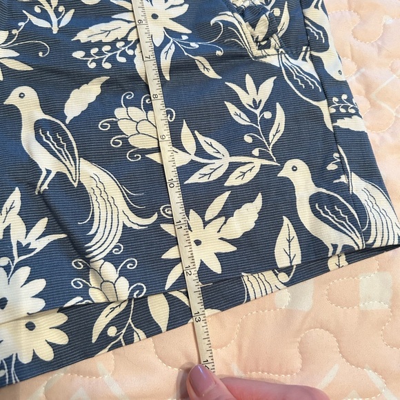 Loft NWT Blue Size 6 Bird Floral Print Shorts - Picture 5 of 7